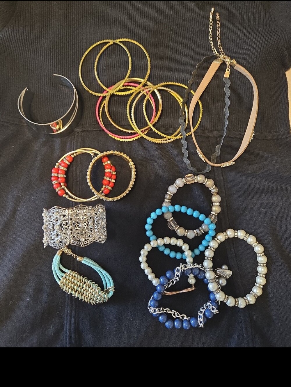 Mixed Women’s Bracelet and Choker Necklaces